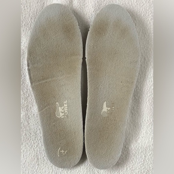 Sorel X Disney Frozen Joan of Arctic Silver Leather Wedge Boots. Girl’s Size 3 - Picture 8 of 11